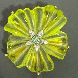Vintage UV Reactive Weingeroff Flower brooch Lucite gold tone alloy crystal.
